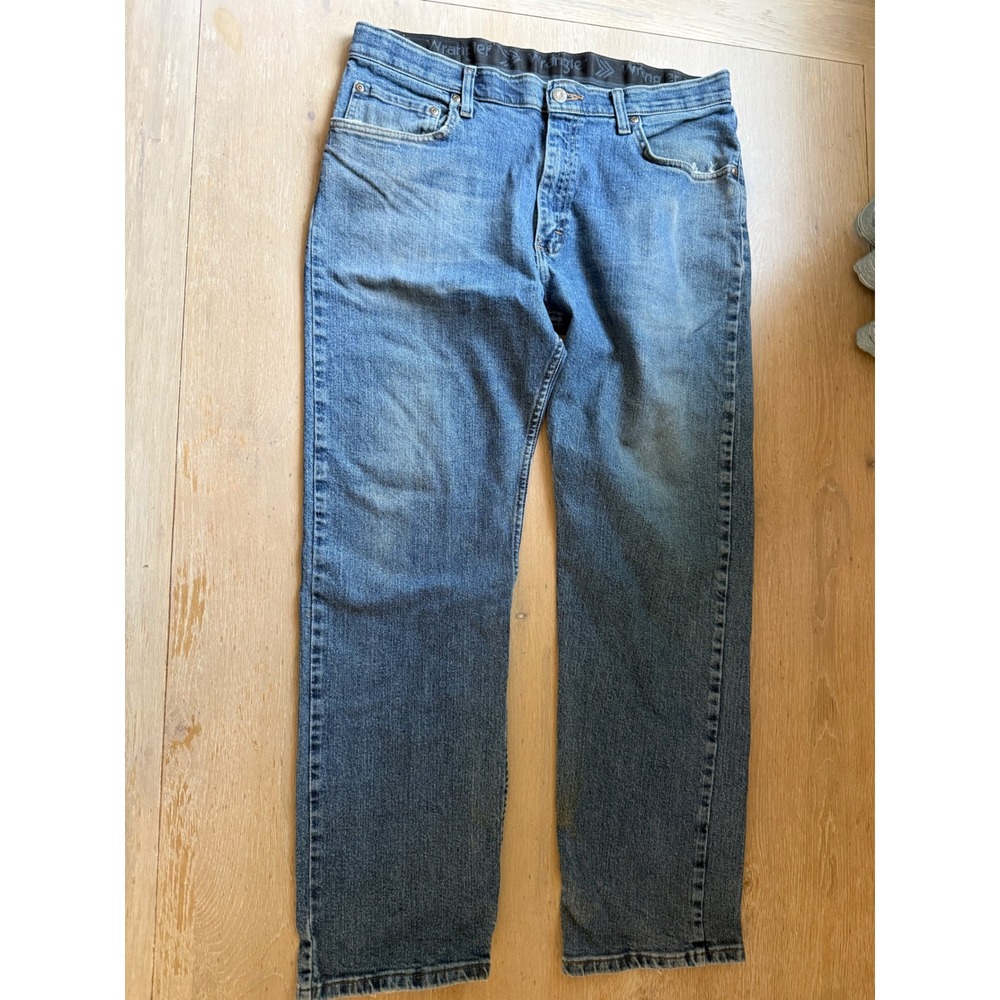 Wrangler Mens Regular Fit Jeans 34x30 used-fair condition work pants Denim